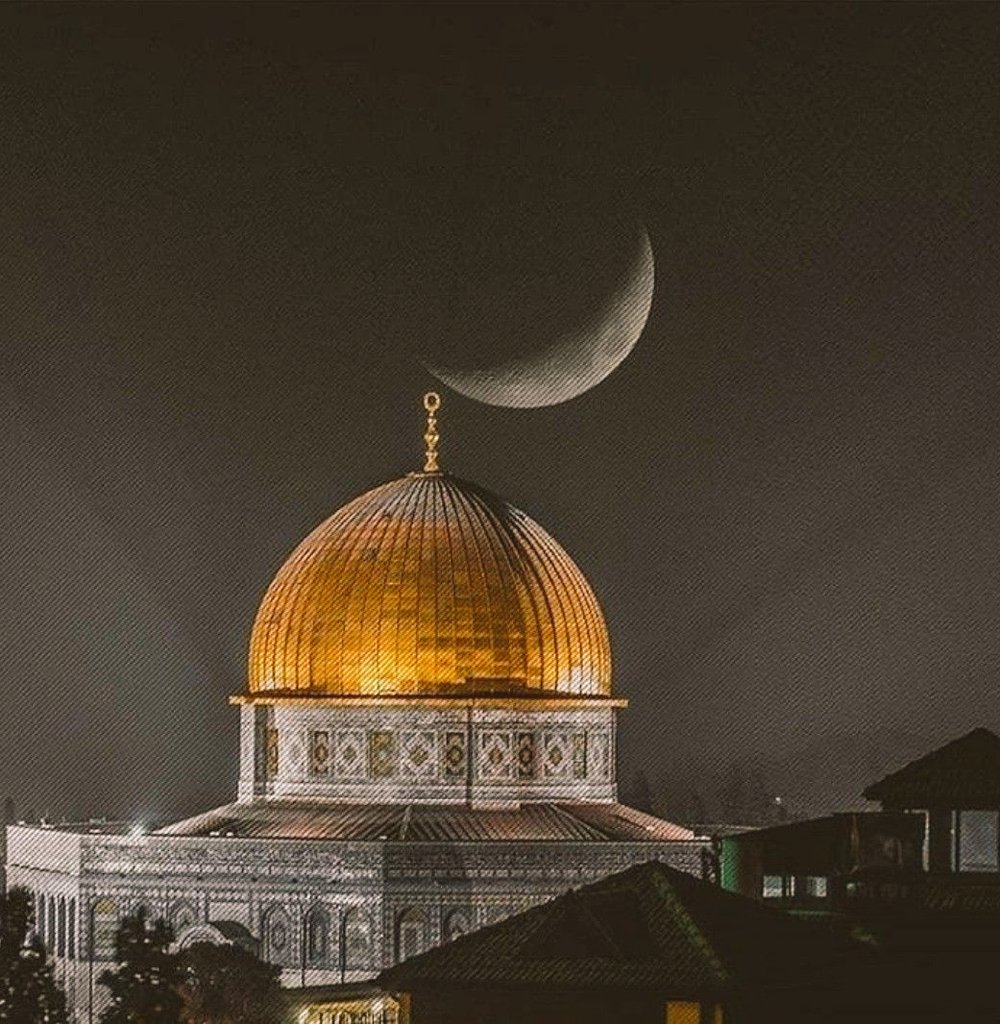 imhaseebraza's tweet photo. قبلہ اول مسجد اقصی کے صحن میں قبۃ الصخرہ کے اوپر چمکتا چاند، خوبصورت منظر۔۔
#ن_سےننگی_لیگ #ZubairUmar #AsadUmar #Inzamamul #HonslaRakhTrailer #Lanat #T20WorldCup #MdcatStudentsAtDChowk #امیرمحترم_کورہاکرو #MDCATProtestinKhi
#HaniBaloch #azaansamikhan https://t.co/ioaGmsOS73