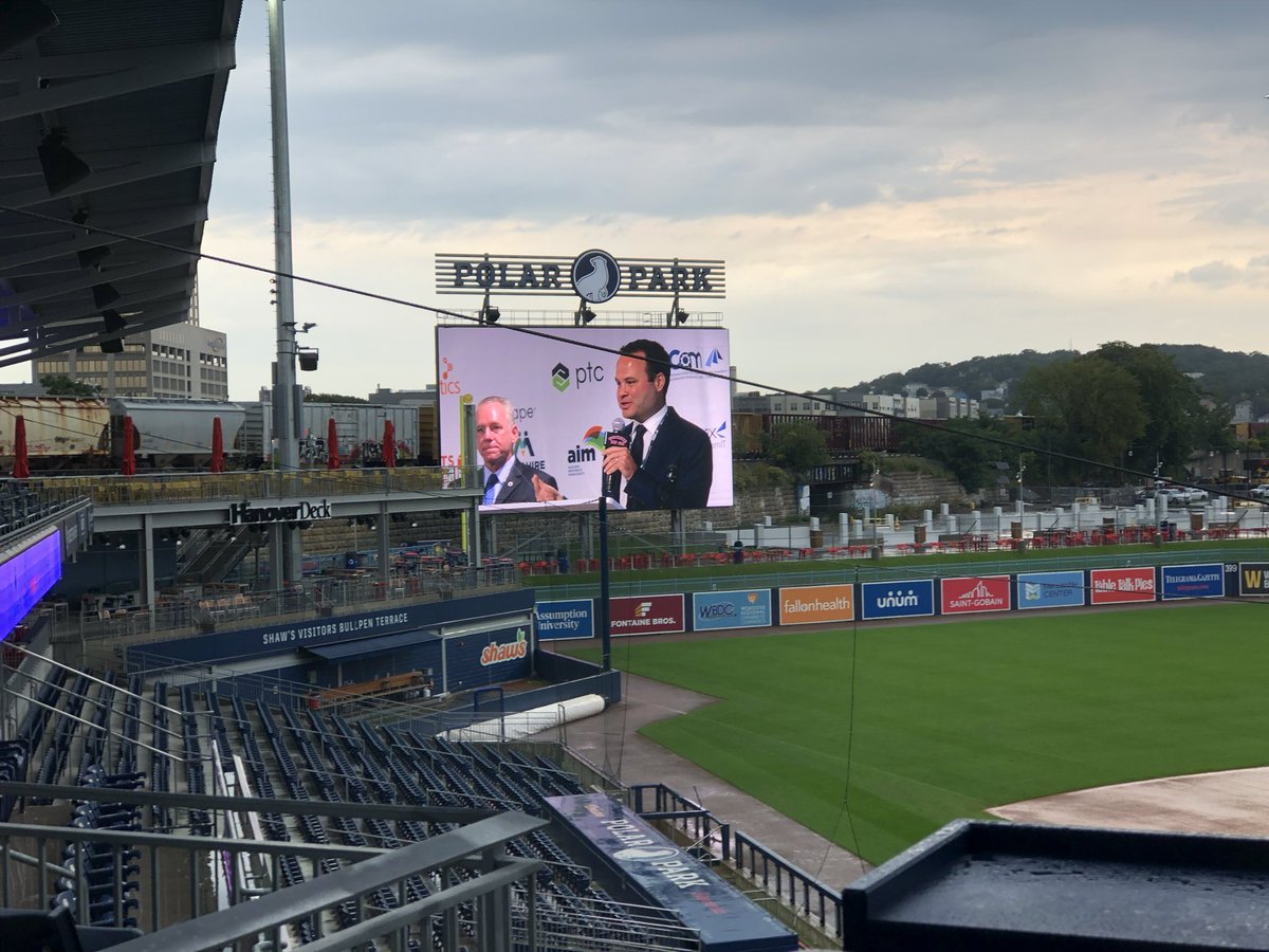 FORGEImpact's tweet photo. Great to hear from our Manufacturing Caucus leaders @EricLesser @jeffroy at #MashUp- thank you for all you do to promote and support manufacturing in the Commonwealth! #MakeItInMA! https://t.co/jOTxqp7Eu1