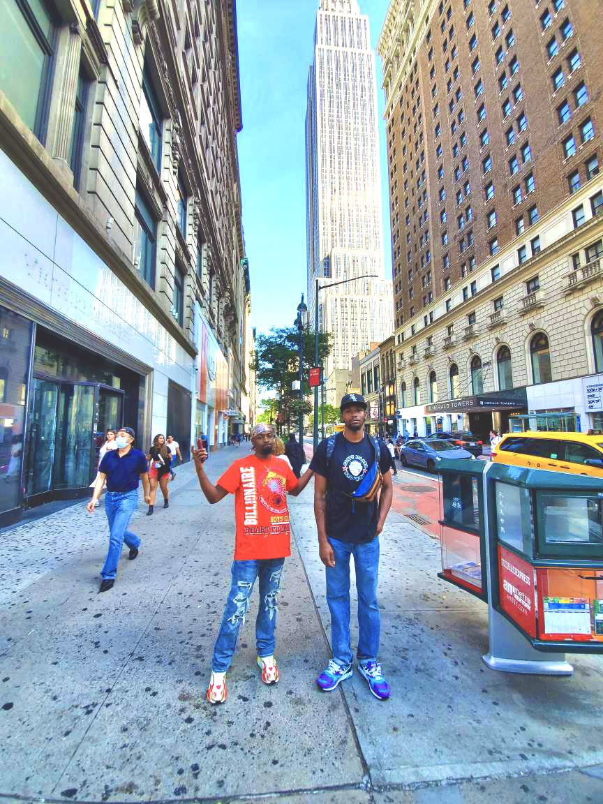 CDuBzz4's tweet photo. Ain’t no other city like New York, can’t even front my shit 🤝 https://t.co/aj3M0BhK4Q