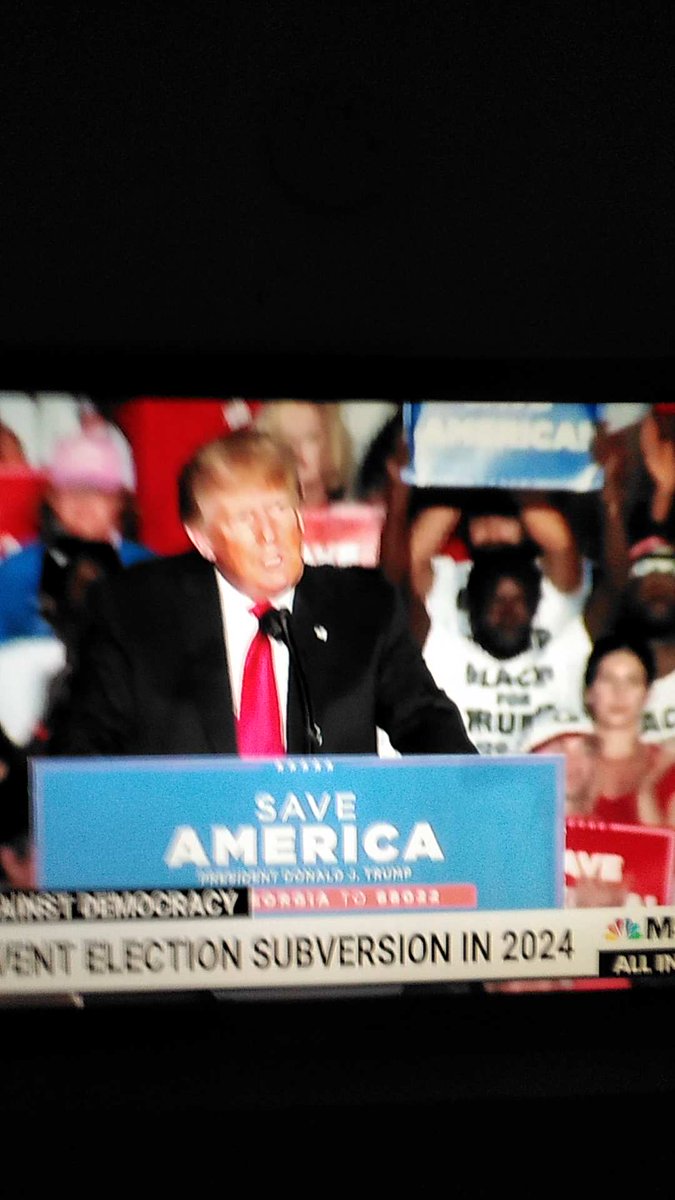 The GOP almost always places black people behind them lol