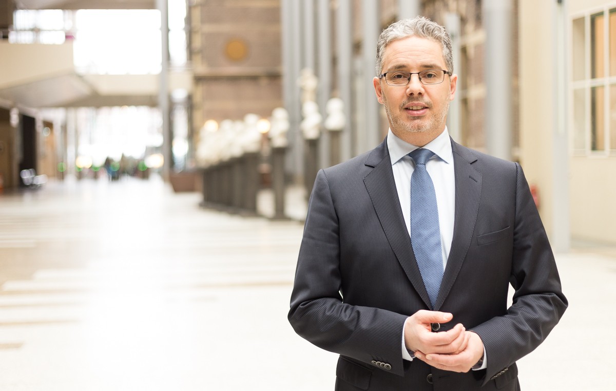 Tijdens de coronacrisis wisten veel bedrijven overeind te blijven door steun van de overheid. Nu er steeds minder beperkingen zijn stopt de steun aankomende vrijdag. Maar kunnen bedrijven al zonder? We bespreken het in Goedemorgen Nederland met CDA-Kamerlid <a href="/MustafaAmhaouch/">Mustafa Amhaouch</a>. #WNL