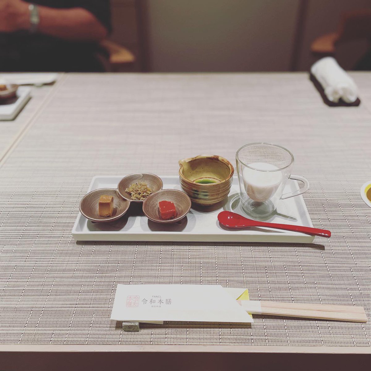ryosuke8_9's tweet photo. 久々の和食〜😋
【創作料理 FANCL令和本膳】

身体に優しいお味でした^ ^

#美味しいもの好きな人と繋がりたい 
#和食ごはん 
#銀座 
#fancl令和本膳 https://t.co/YntateMtfh