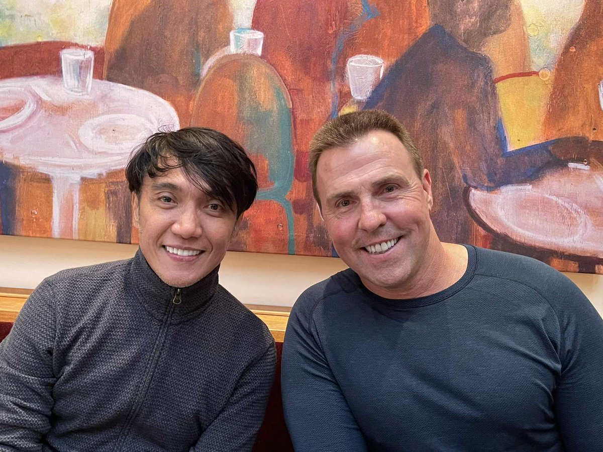 Met two of the most talented Filipino artists @arnelpineda (Journey lead singer) and @Bamboomusiclive who are touring the US. I am amazed how much they are proud of their culture and wants to always give back to the Philippines. If you get a chance to see their concert, pls go.