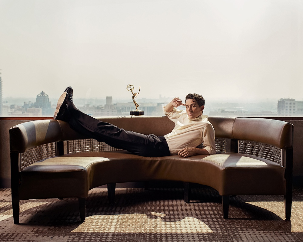 TheatreHD's tweet photo. Прекрасный Джош О'Коннор в новой фотосессии для Variety❤️ by Nicol Biesek 
Показы «Ромео и Джульетты» Национального театра в кинотеатрах продолжаются, не пропустите октябрьские сеансы. Билеты в вашем городе — в афише на сайте: https://t.co/rkHmzUsu6F https://t.co/L0fXaO6J9E