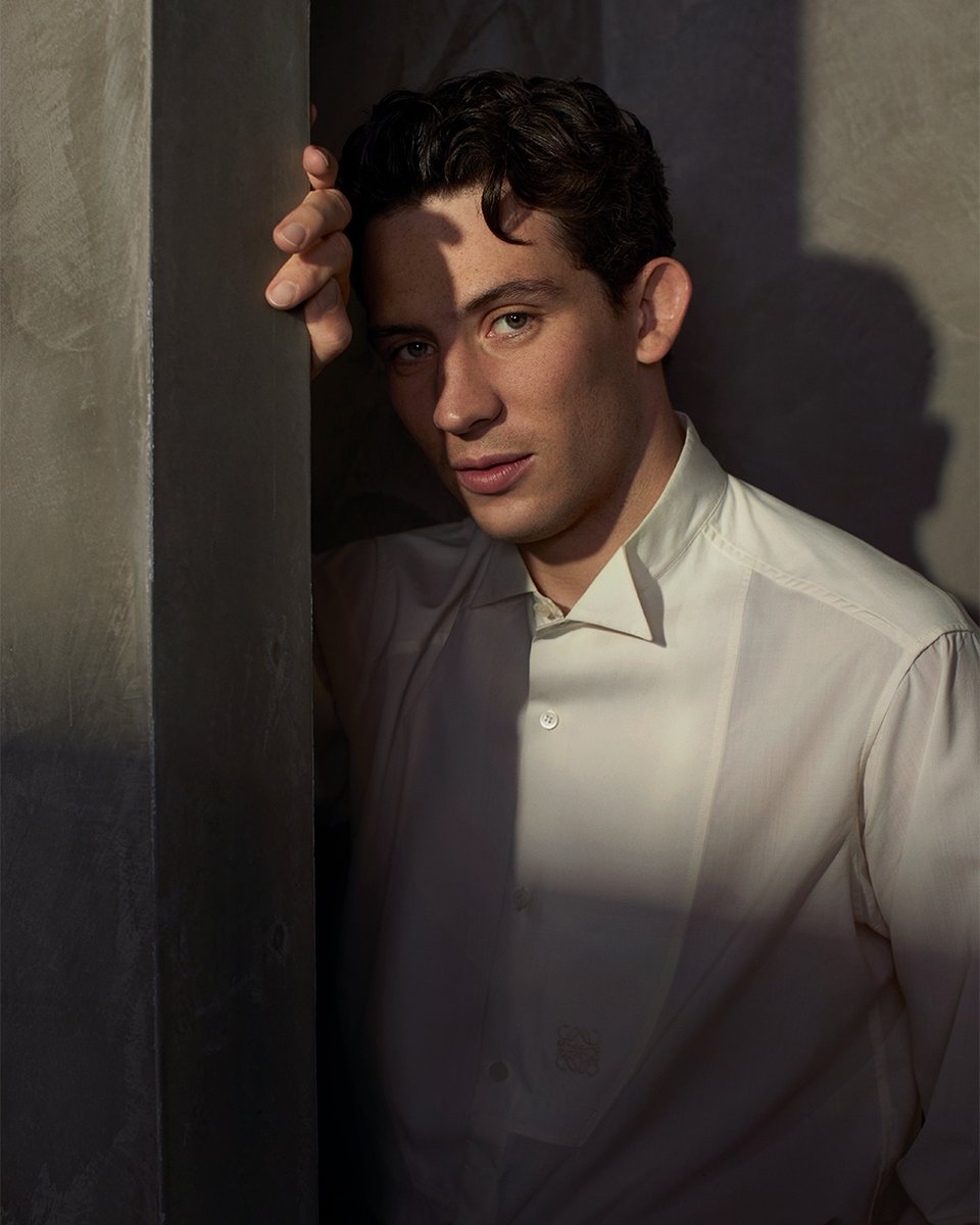 TheatreHD's tweet photo. Прекрасный Джош О'Коннор в новой фотосессии для Variety❤️ by Nicol Biesek 
Показы «Ромео и Джульетты» Национального театра в кинотеатрах продолжаются, не пропустите октябрьские сеансы. Билеты в вашем городе — в афише на сайте: https://t.co/rkHmzUsu6F https://t.co/L0fXaO6J9E