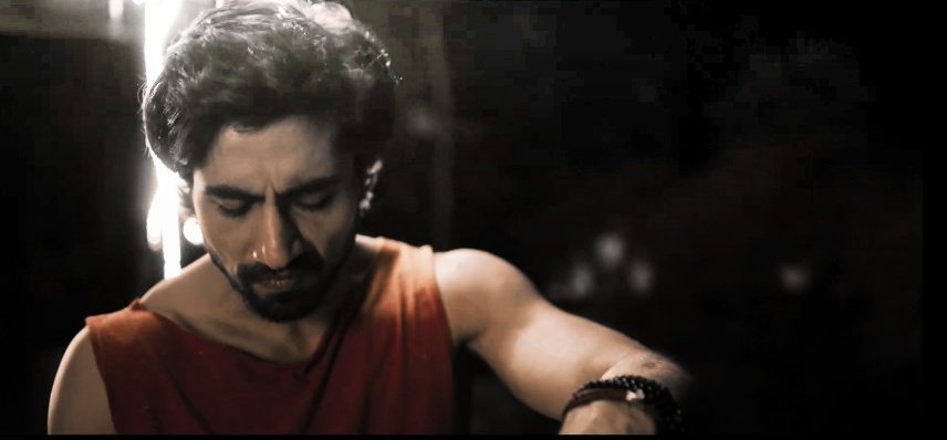 sunakanchii's tweet photo. i missed watching him onscreen😭 finally got him after so long and as always he is looking perfect. can't wait to watch the series 🤧 his char and acting looks fabulous ♥️

WAM TRAILER OUT
#HarshadChopda https://t.co/uCcW5vKJge