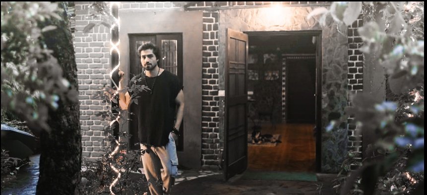 sunakanchii's tweet photo. i missed watching him onscreen😭 finally got him after so long and as always he is looking perfect. can't wait to watch the series 🤧 his char and acting looks fabulous ♥️

WAM TRAILER OUT
#HarshadChopda https://t.co/uCcW5vKJge