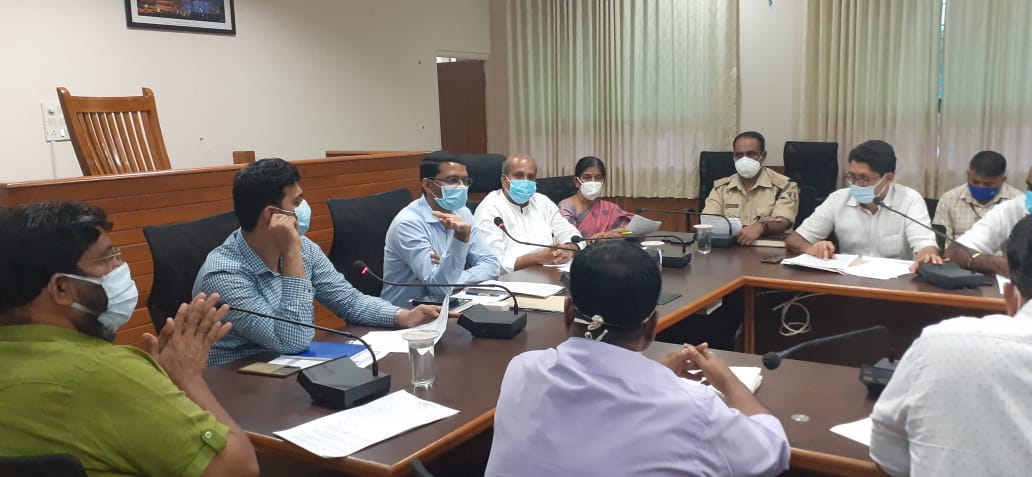jaideepshenoy's tweet photo. #BeachDevelopment ಮಲ್ಪೆ ಬೀಚ್ಗೆ ಆಗಮಿಸುವ ಪ್ರವಾಸಿಗರಿಗೆ ಅಗತ್ಯ ಮೂಲಭೂತ ಸೌಕರ್ಯಗಳು ಸೇರಿದಂತೆ ಅವರುಗಳ ಸುರಕ್ಷತೆಗೆ ಹೆಚ್ಚಿನ ಒತ್ತು ನೀಡಬೇಕು ಎಂದು @dcudupi ಕೂರ್ಮರಾವ್ಎಂ ಹೇಳಿದರು. @thisisudupi @KarnatakaWorld @manipalblog @VisitUdupi @weareudupi https://t.co/xkEBIIVj43