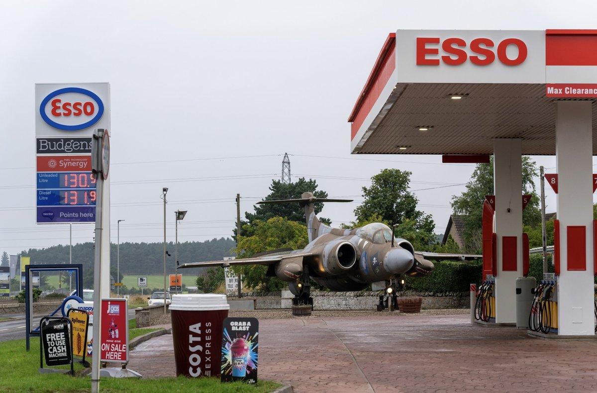 RAF now having to queue for fuel at the local garage. This is getting ridiculous now! #fuelpanic #fuelshortage