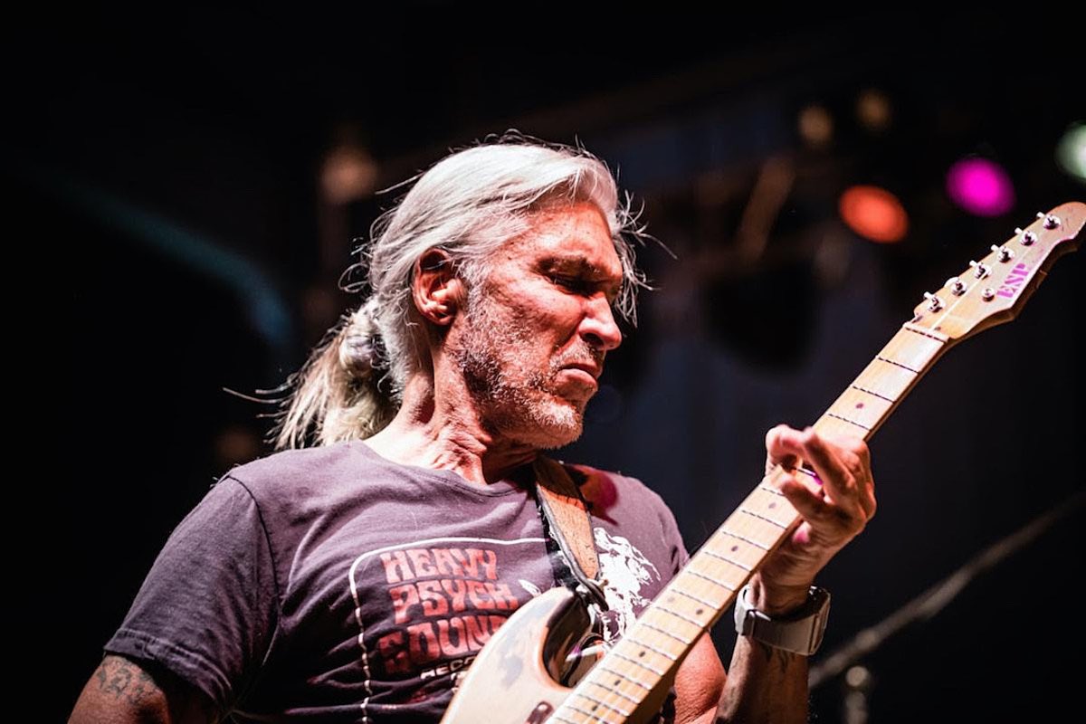 A very happy birthday to the great George Lynch!!!  