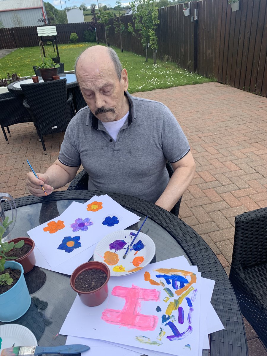 Arts &amp; crafts at Meadow View 🎨

Being imaginative &amp; taking part in group activities helps our residents form new friendships &amp; get to know each other better 🧑‍🤝‍🧑

#artsandcrafts #residentialcare