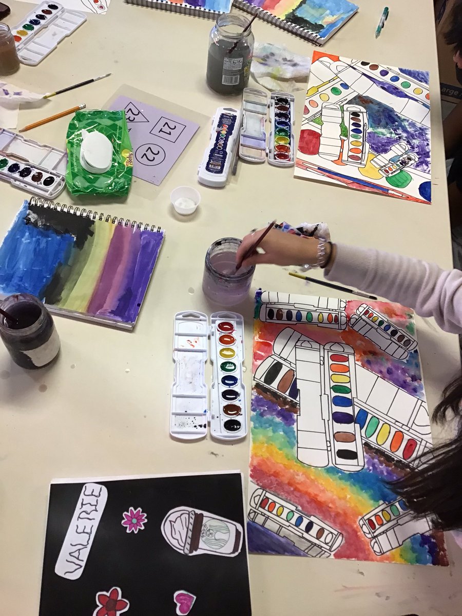 SotoArths's tweet photo. Working on texture and color with watercolor in Art 1 today #5thperiod #sotoart #crhsart https://t.co/YXzQJJgIY1