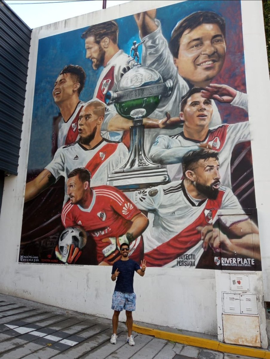 El orgullo de tener una banda roja que nos cruza el alma... ❤️🐔
#FelizDiaDelHinchaDeRiver #DiaDelHinchaDeRiver #River