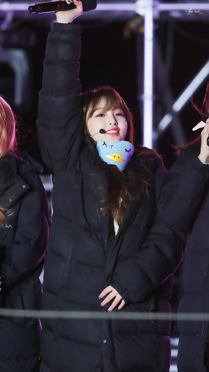 CocoaConutmilk's tweet photo. 190402 게릴라 공연
생일 축하해요💛
HAPPY YENA DAY!!
Happy Birthday To youuuuu

#아이즈원 #IZONE #최예나 #チェイェナ 
#예나의_눈부신_날을_함께할게 
#SpotlightOnYenaDay https://t.co/crjSvrX5v0