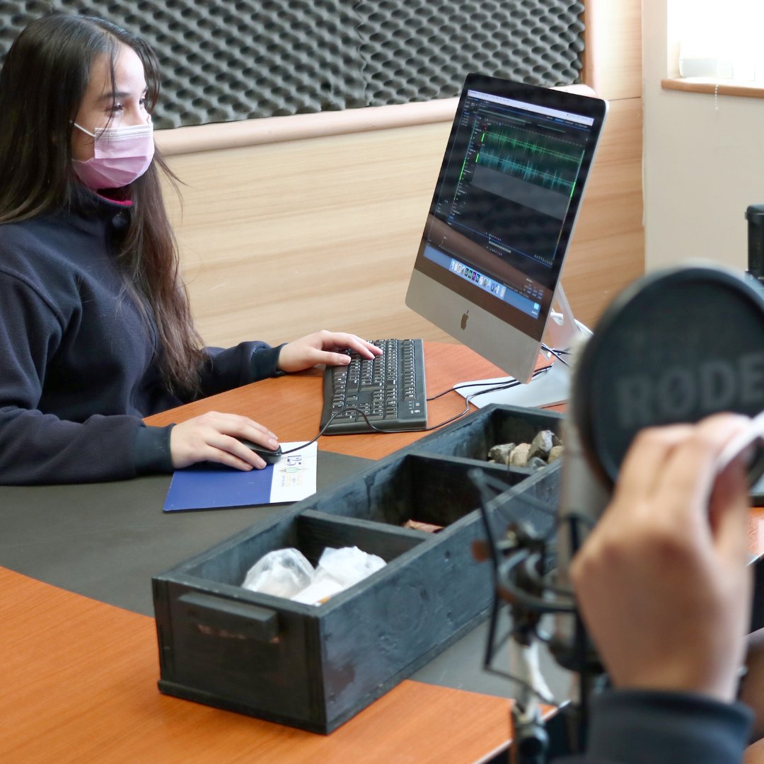 isekeducacion's tweet photo. La #tecnología audiovisual 🎥  es una herramienta más en el #aprendizaje de nuestros alumnos. El @SEKPacifico nos cuenta cómo han implementado la asignatura audiovisual 📸  
https://t.co/o5EyoEJwOM

#institucioninternacionalsek
#educacióndevanguardia
#educacionbilingue https://t.co/YoKqCiG81U
