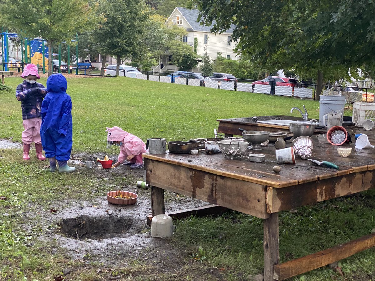 Food Network, here we come! Shout out to @earthplay and the incredible volunteers who built us a MUD KITCHEN!!! Woot-woot!!!