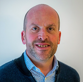 KNXUK's tweet photo. @EILiveShow welcomes open-minded installers. Home owners will invest in creating a #smarthome, so find out how to win their business from successful KNX integrator @iaingordon [Technical Theatre at 13:30 Wed 29].  Visit @myknxstore stand for KNX training https://t.co/NZnIqHMA6G https://t.co/rctKyr8JgK