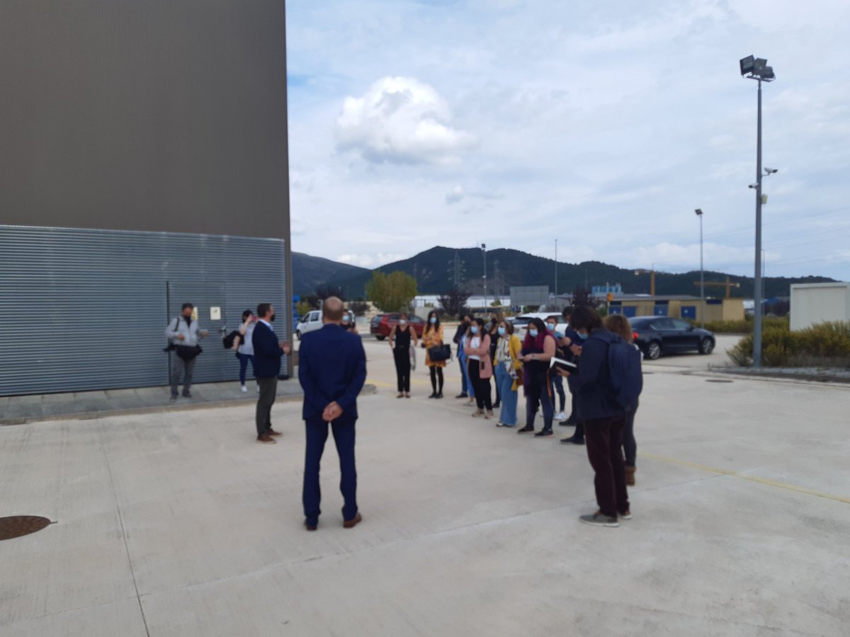 Gracias a <a href="/AseBio/">AseBio - Asociación Española de Bioempresas</a> recibimos esta tarde una visita muy interesante de periodistas que asistirán a <a href="/BIOSPAIN_AseBio/">BIOSPAIN</a> Estamos en el Centro de #Biorrefineria y #Bioenergia de <a href="/CENER_Energia/">CENER_Energía</a>