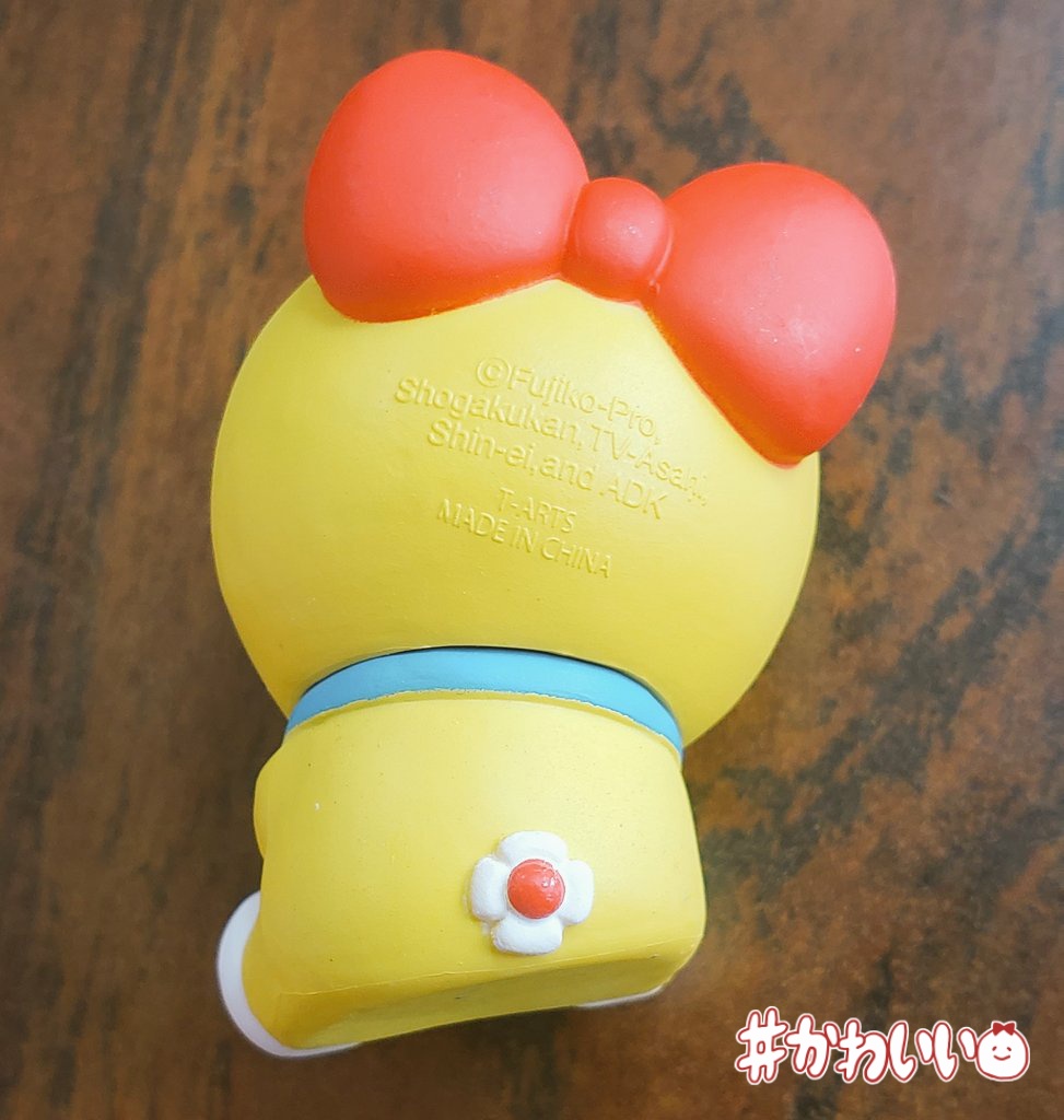 僕はタヌキじゃない ちびっ子のおてての中で ねんねするドラミちゃん 後ろ姿まで可愛い ドラえもん