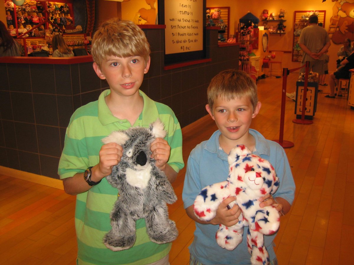 plobley's tweet photo. #nationalsonsday Here they are in a scene straight out of my memoir, "Why Can't We Just Play?" (the pivotal BuildABear scene!) https://t.co/UXJubHFkeh
@WorkmanPub @SusanSchulman https://t.co/StPqv0NrOu