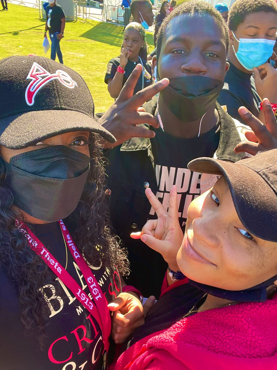 AprilHamiltonW1's tweet photo. @APSsatlanta @PrincipalFord  @APSESOL @apsupdate @RockTheVote @CrystalJanuary https://t.co/GxM0vmFvZk