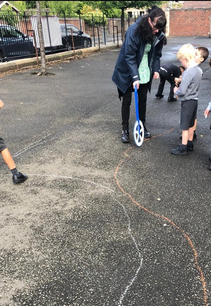 giffnockprimary's tweet photo. P1A have kicked off Maths Week Scotland by drawing and measuring some wiggly worms in the playground. The longest earthworm ever recorded in the UK was 40cm. Ours ranged from 7cm to 860cm!
#giffnockp1a2021 #MathsWeekScot #GPSmathsweek https://t.co/UShCUx7IkJ