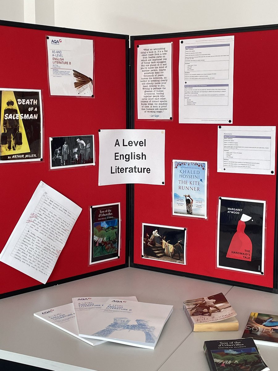 Brak_English's tweet photo. Just a few snaps from our open evening! We had a great time meeting prospective pupils! Some examples of the fab pieces of writing from the evening coming soon! #teachertwitter #english https://t.co/MqUfDoOKtH