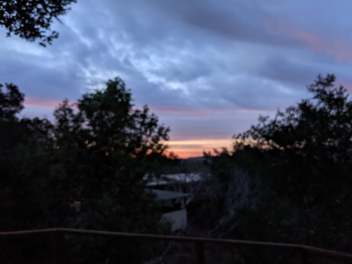 JasperSammyand's tweet photo. I'm determined to have today be a good day! #tryingtuesday #sunrise #NaturePhotography #naturelovers https://t.co/ateXIWbHgw
