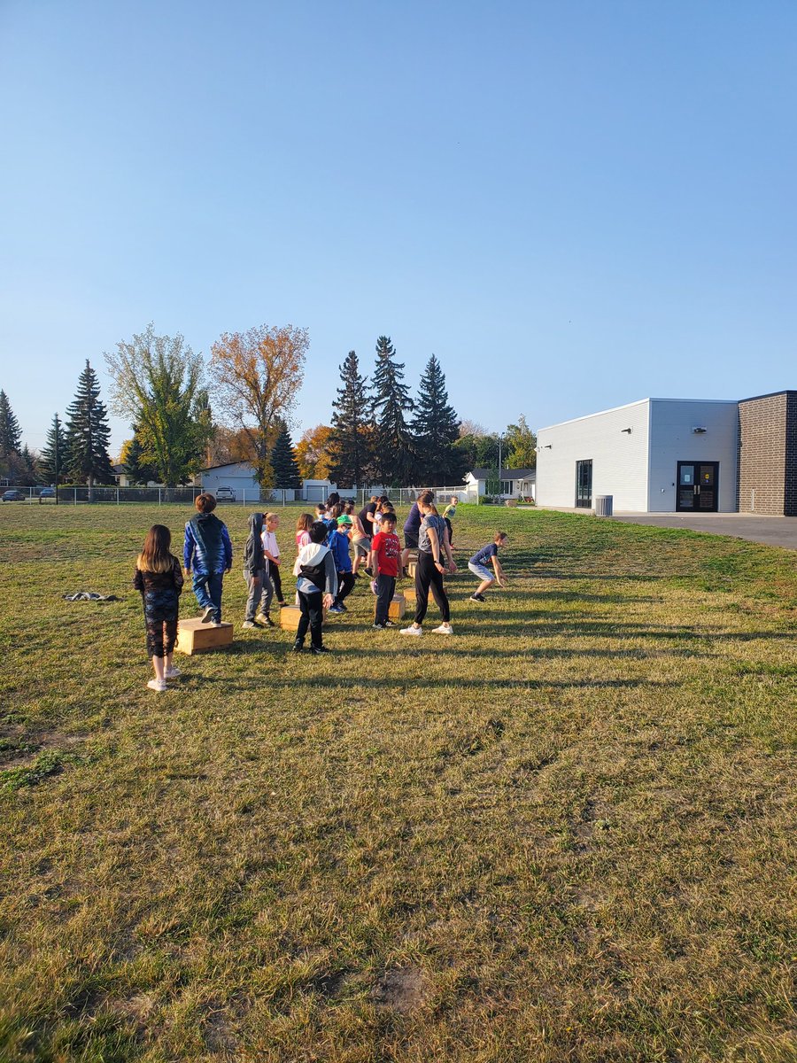 RCSPSSD's tweet image. These boxes are empty and were used to wedge equipment on cn trains. Got them for free. Sanded the edges down so corners aren&apos;t sharp. Currently being used for landings. Lots of great ideas for them!
