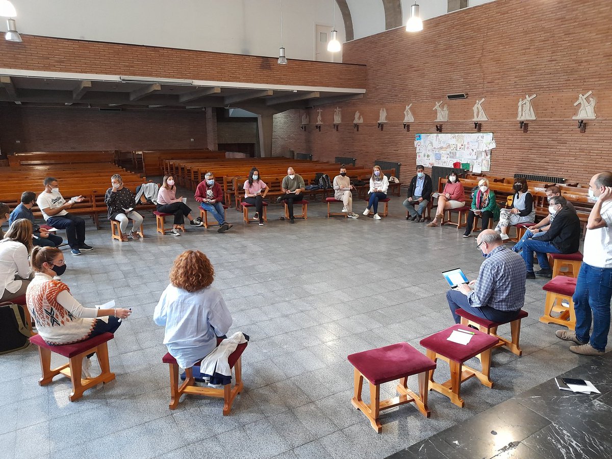 smiportu's tweet photo. Formación en Inteligencia Espiritual para todos los Centros Menesianos. Porque trabajar el interior de las personas es garantía de ciudadanos con fondo vital.

Adimen Espiritualaren Formakuntza ikastetxe menetarraren sarean.

#menejoven #EtorkizunariBegira @KristauEskola https://t.co/eXkwQFagON