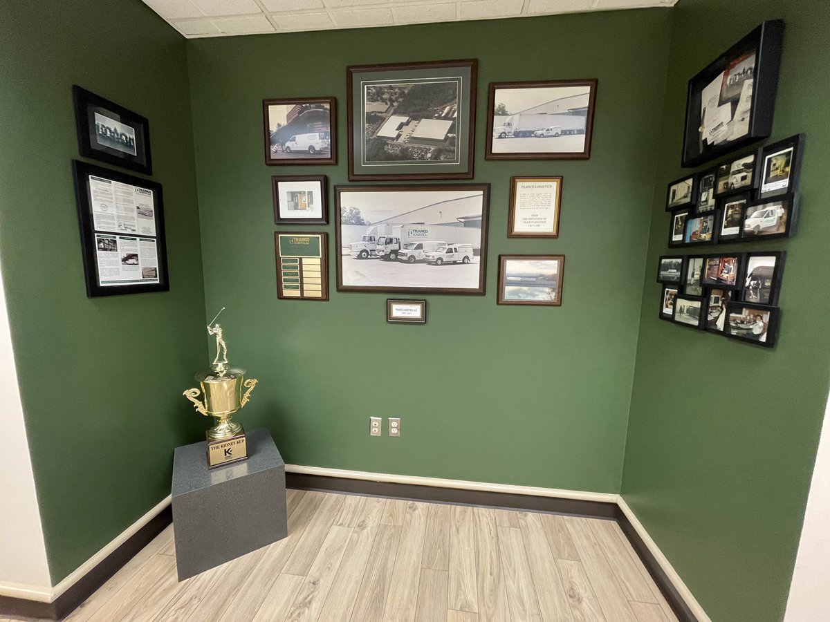 TrancoLogistics's tweet photo. Our Kidney Kup trophy has arrived &amp; is on full display! 🏆

Thanks again, to The Kidney Foundation of the Greater Chattanooga Area for throwing an amazing tournament!
#proud #charityfundraiser #kidneyFoundation https://t.co/iGBSIgsYT3