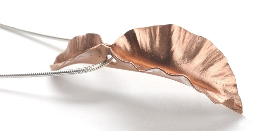 madebyhanduk's tweet image. Our latest e-newsletter flew out to our lovely subscribers earlier today. Here it is with new arrivals, taking time to enjoy Autumn and looking ahead to the fabulous @GNCCF : madebyhandonline.cmail20.com/t/ViewEmail/r/… #contemporarycraft #supportmakers