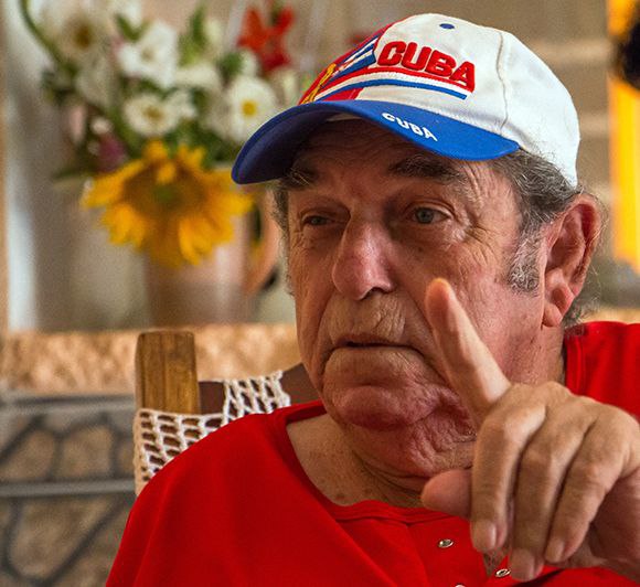 cubadebatecu's tweet photo. 📢 Con profundo pesar despedimos a Manuel Porto, uno de los grandes talentos de la actuación en nuestro país. 
Transmitimos nuestras condolencias a familiares, amigos y a su público.
#artesescénicasCuba @ArtEscenicasCub https://t.co/B2Rb4H3i0l