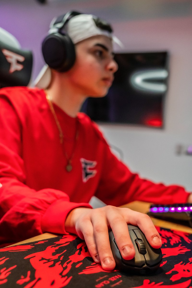 FaZeClan's tweet photo. The Prime Mini mouse from @SteelSeries is here, and we want to get it in your hands.

For your chance to win the world's most reliable mouse, just RT this tweet and reply with #ForGlory https://t.co/NoK5Rkeohz