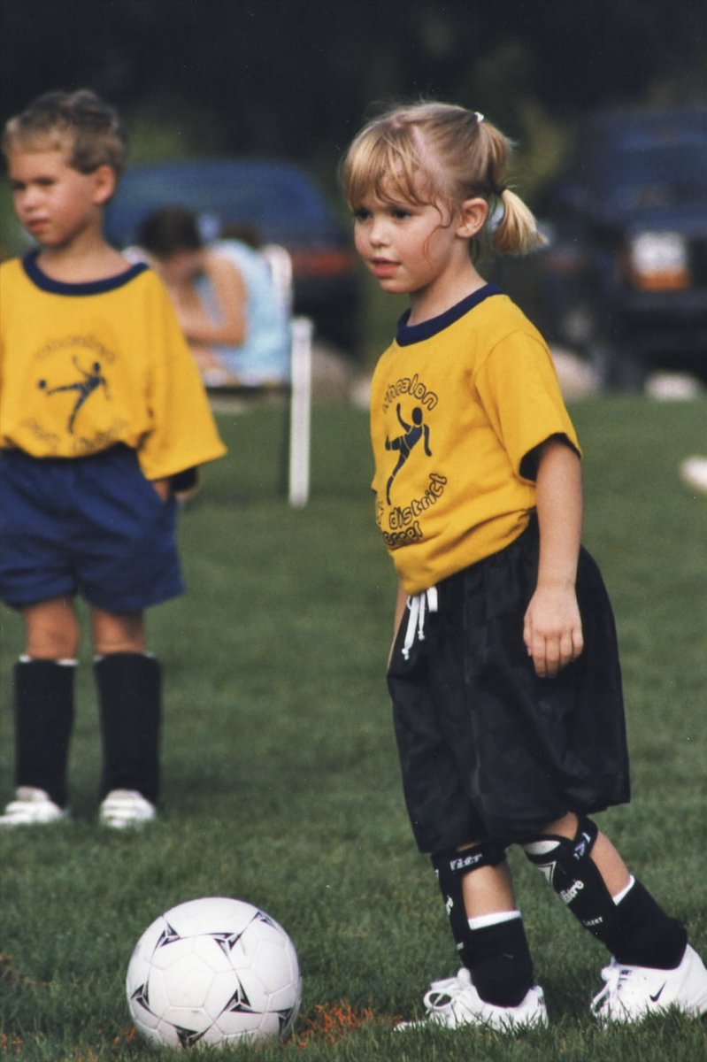 rfoweeblrmkr's tweet photo. Twenty eight years ago, I remember meeting you and I have loved every minute watching you grow and live since.  Happy Golden Birthday Kate. https://t.co/9MGfEXlo1r