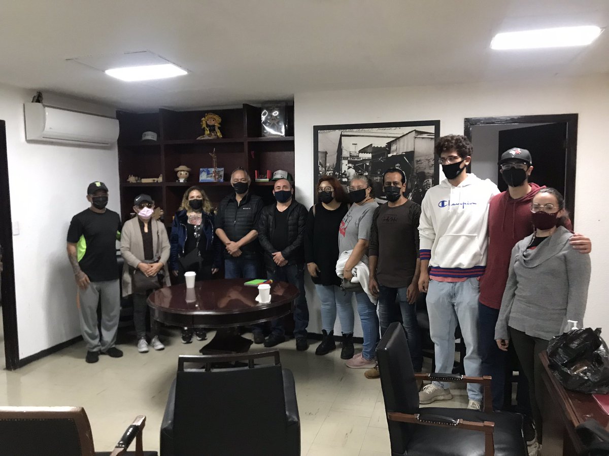 Mejorar como personas es un trabajo individual,pero mejorar nuestros “Mercados Públicos”es un trabajo de todos y un compromiso permanente de los que conformamos la gran #FamiliaDelComercio en coordinación con nuestras autoridades <a href="/SedecoCDMX/">Secretaría de Desarrollo Económico</a> Gabriel Leyva muchas gracias Director