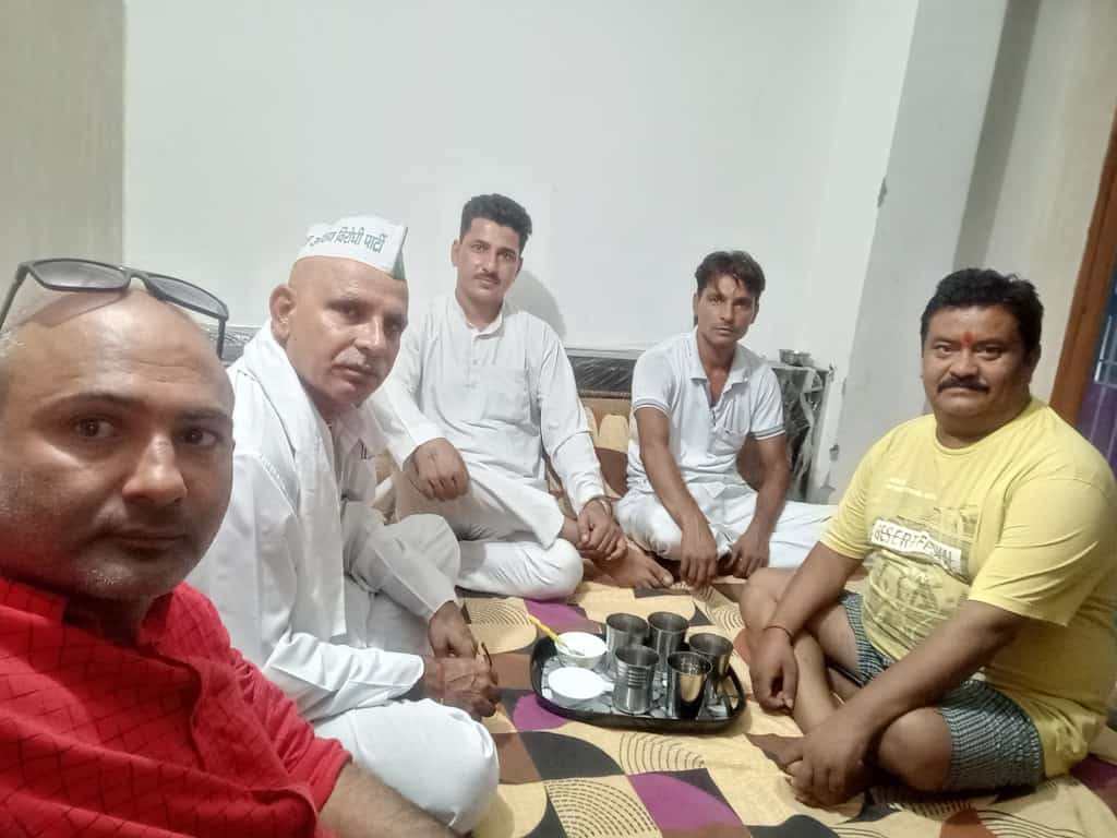पार्टी सुप्रीमो आज लखनऊ रवाना... आज का रात्रि विश्राम <a href="/DrVNUpadhyay2/">Dr V N Upadhyay</a> जी के यहां... दिनांक 30.09.2021 से लखनऊ राजभवन के बाहर 51 घंटीय सांकेतिक अनशन एवं सत्याग्रह प्रदर्शन किया जाएगा।
#तीस_सितम्बर_लखनऊ_चलो