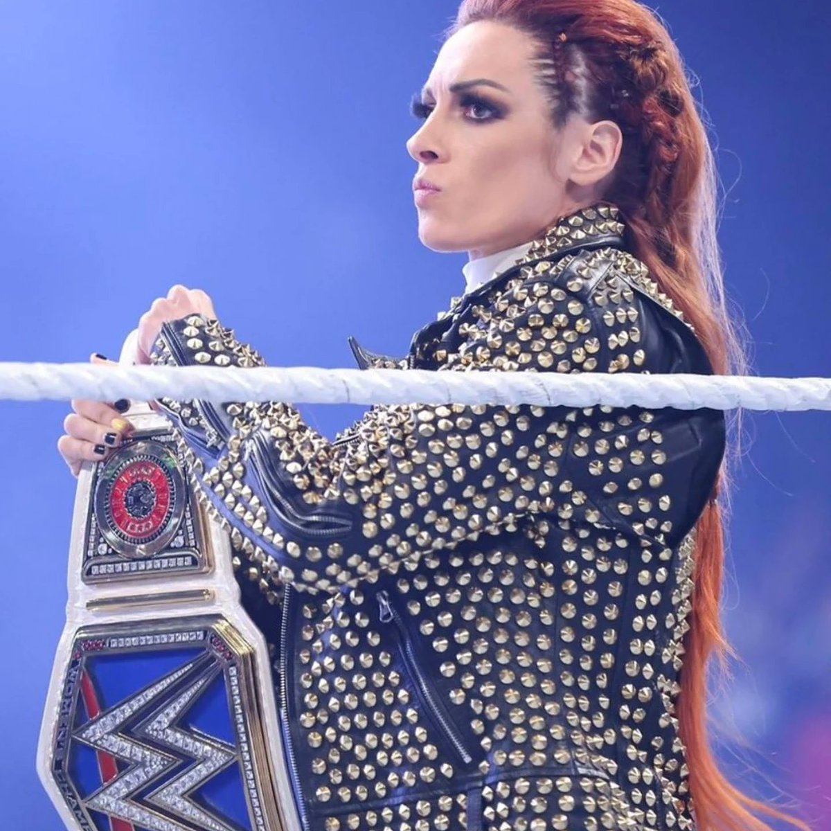 Emilysuski1's tweet photo. BIGGEST STARS IN WWE💜 https://t.co/9kmHMVr8Jr