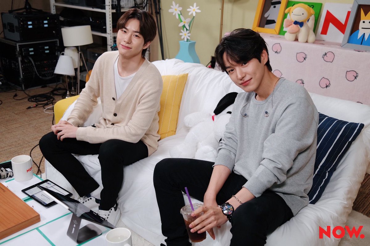 npop_zip's tweet image. 1년 5개월 동안 많이 사랑한 #빅톤 💙💛의 #이불킥 매주 화요일을 행복 넘치게 만들어 준 #승식💙 #찬💛 그리고 #승우💜 에게 큰 박수와 사랑을 주세요💕 매주 만난 앨리스도 고마웠어요🌹 이불킥은 끝났지만, 사랑은 계속된당💙💛 #NOW온에어