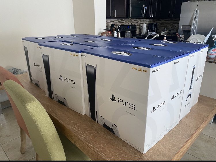 ChrisPonds00's tweet photo. @ShowtimePro4 If Anyone Still Would Like To Purchase A Ps5 Message Me Only If You Serious About Buying I Have A Few Disk Editions For The Price Of 640 Each +Shipping is Available. https://t.co/X3BjlAZ8ei