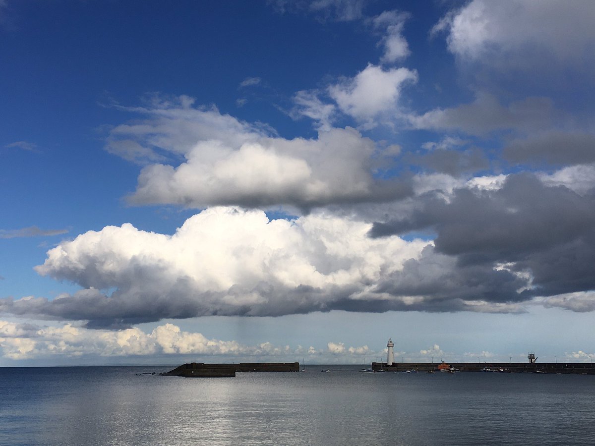 camcampbell101's tweet photo. Big blue ☀️⛱ … @WeatherCee @EamonnMallie @angie_weather  #donaghade #lighthouse #sea https://t.co/MnORYWyVq2