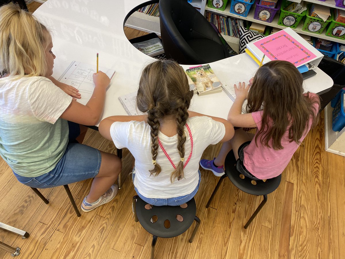 MissBinksClass's tweet photo. Ss are working on getting to know our character more deeply by discussing how she responds to problems she has faced in her life! #BecauseOfWinnDixie @EESPrincipal https://t.co/leo81veFAQ