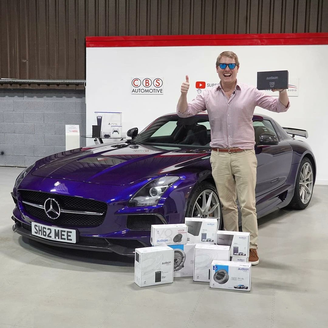 👍@shmee150 It's done! @cambridgecaraudio have completed the install and fine tuning of the the new @audison_official @fourcaraudio Thesis sound system in @theshmeemobiles SLS AMG Black Series. Taking a listen to this is absolutely mind blowing!

#Audison #IstintoInnovativo