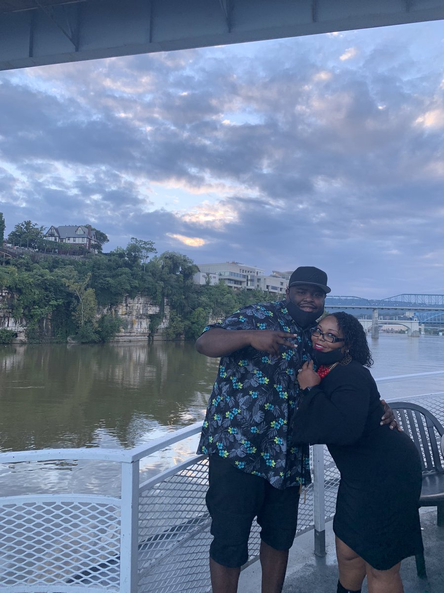 Coach_Joneal's tweet photo. It is officially our anniversary. 2 years ago today I married the woman of my dreams and I thank God each day for blessing me with her @onealmath #HappyAnniversaryCoachOneal #TeamOneal https://t.co/ox57G47JWb