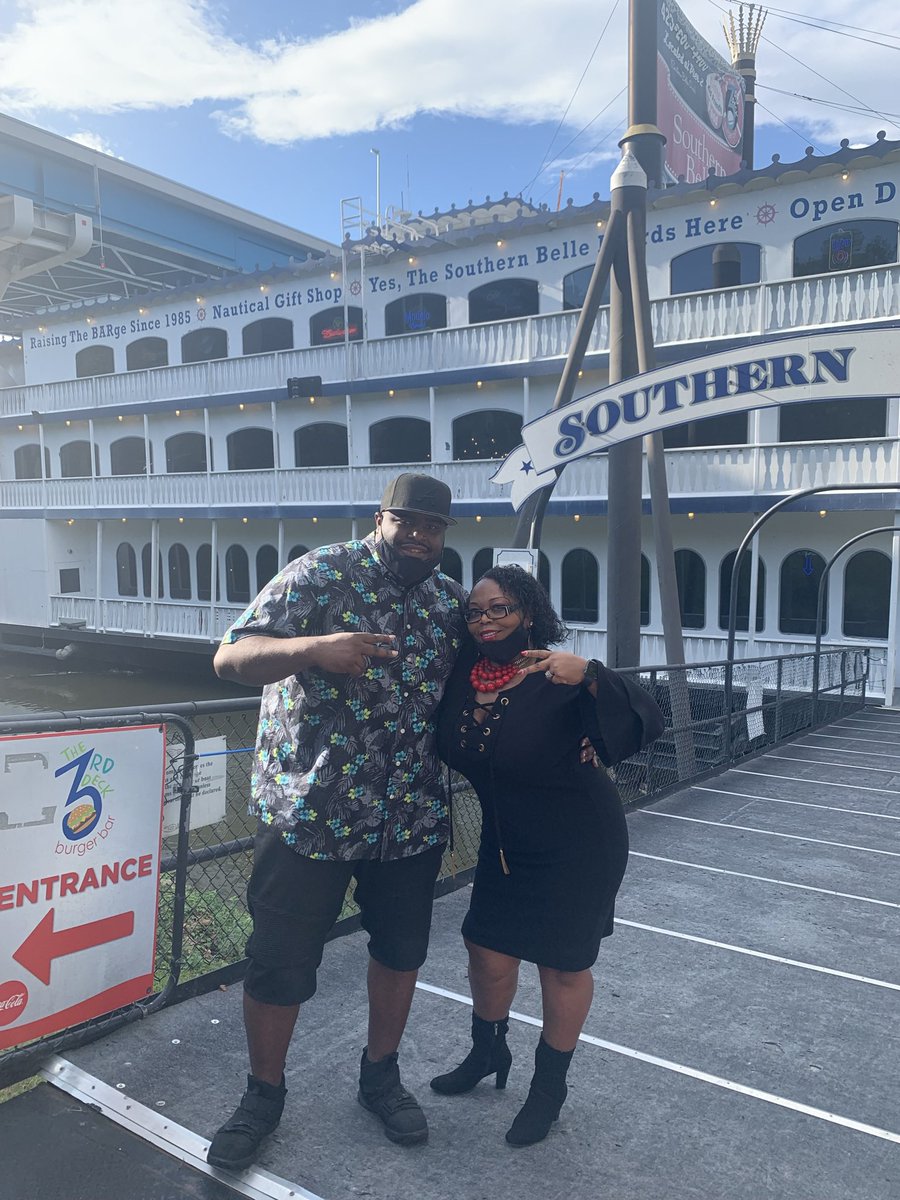 Coach_Joneal's tweet photo. It is officially our anniversary. 2 years ago today I married the woman of my dreams and I thank God each day for blessing me with her @onealmath #HappyAnniversaryCoachOneal #TeamOneal https://t.co/ox57G47JWb