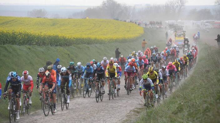 Париж рубэ 2022. Велопробег париж. Велогонка париж рубэ. Велопробег париж. Париж брест париж велогонка.