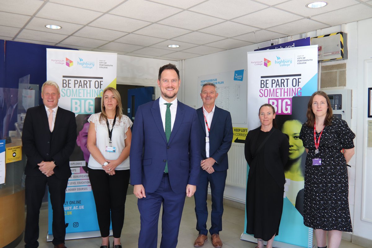 yourCOPC's tweet photo. #Thanks to @StephenMorganMP for visiting our North Harbour Training Centre. It was great to welcome you to the College and showing you around our construction trades workshops. https://t.co/LRB9pJs14T