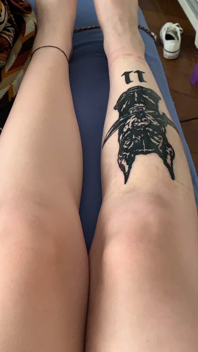 baconehruim's tweet photo. cabelo do brinquedo e tatto nova https://t.co/p3PBAK4Cxj