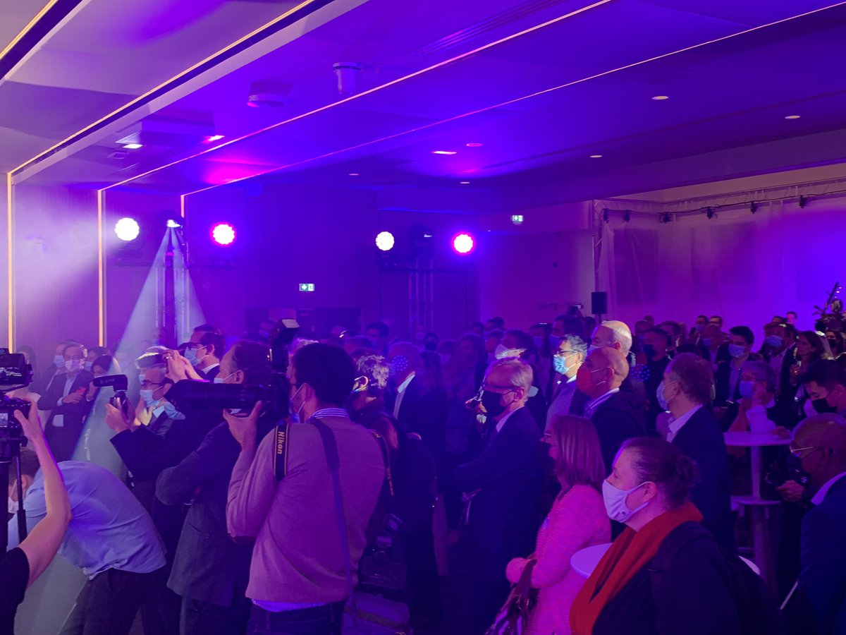 AlainGoudey's tweet image. Lancement de l’inauguration du campus paris de @NEOMAbs par @jerome_coumet, maire du XIIIème arrondissement, puis prise de parole de @V_Laudat qui rappelle les étapes clés de l’école. #150yearsofpassion #proudtobeneoma