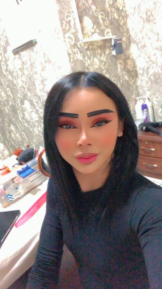 Yigit qizning mushuki bilan oynaydi Rus emo qiz bilan porno